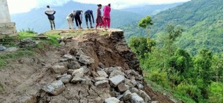 पूर्वाधार विकास कार्यक्रमको बजेटले बनेको विद्यालयको पर्खाल पूर्णरुपमा भत्कियो