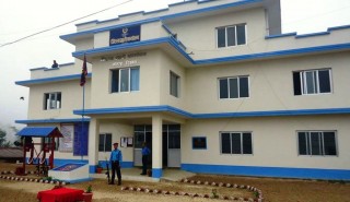 प्रहरीले भेटेको पैसा सम्बन्धित व्यक्तिलाई फिर्ता