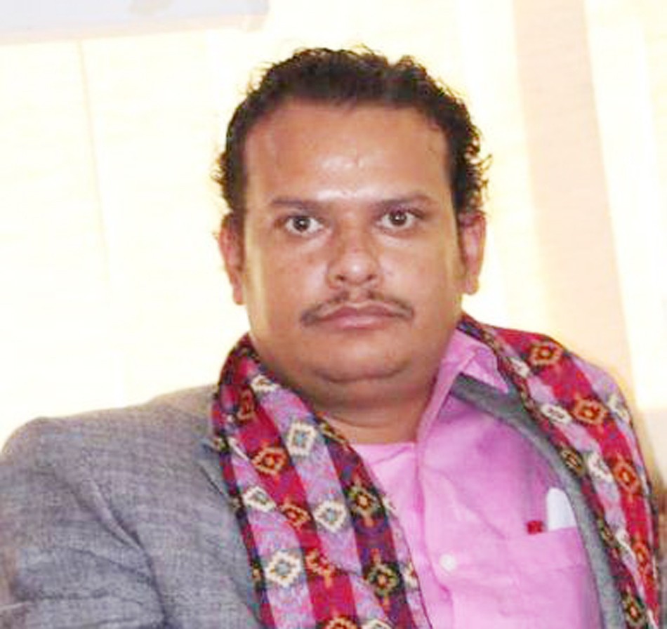 जागिरे छिमेकी अंकलले नयाँ लुगा लगाएको देखेर सरकारी जागिरमा आकर्षित भए : शुसिल बाँस्तोला
