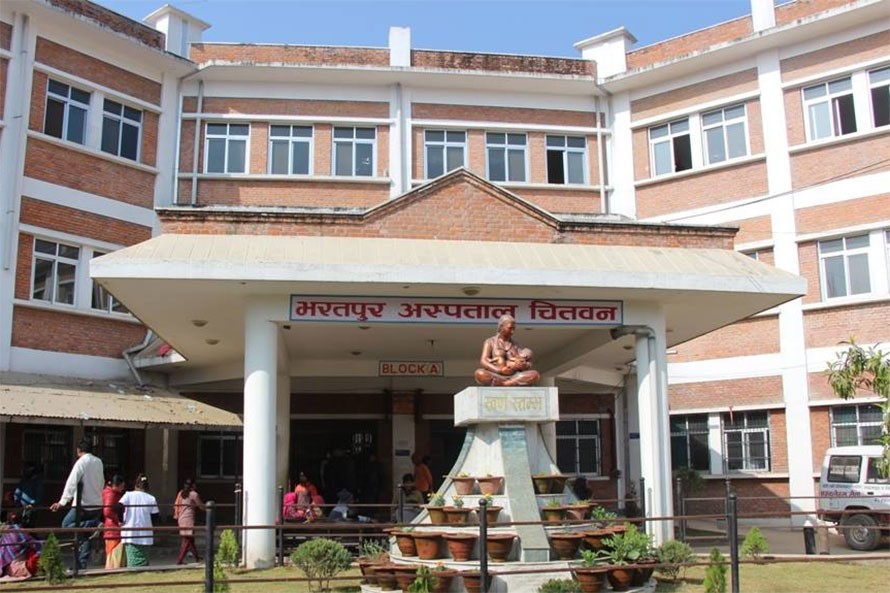 अस्पताल चहार्दाचहार्दै भरतपुर अस्पताल पुगेका तीन संक्रमितको मृत्यु