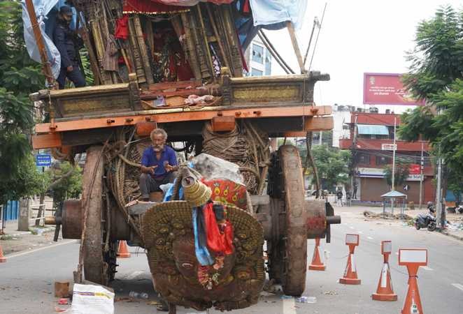 सामाजिक दूरी कायम गरेर रातो मछिन्द्रनाथको रथ आज तानिने