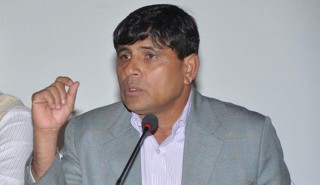 किसानलाई मल दिन नसकेपछि कृषिमन्त्री भुसालले  क्षमा माग्दै दुःख व्यक्त