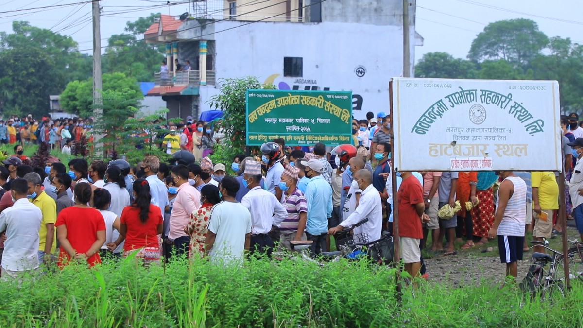 किसानलाई कोरोना भाइरसको डरभन्दा बाली बिग्रिने चिन्ता