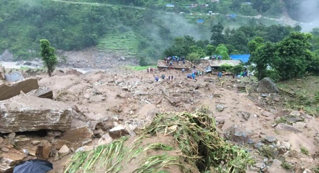 सिन्धुपाल्चोक पहिरोः ९ जनाको शव भेटियो, २२ जना बेपत्ता