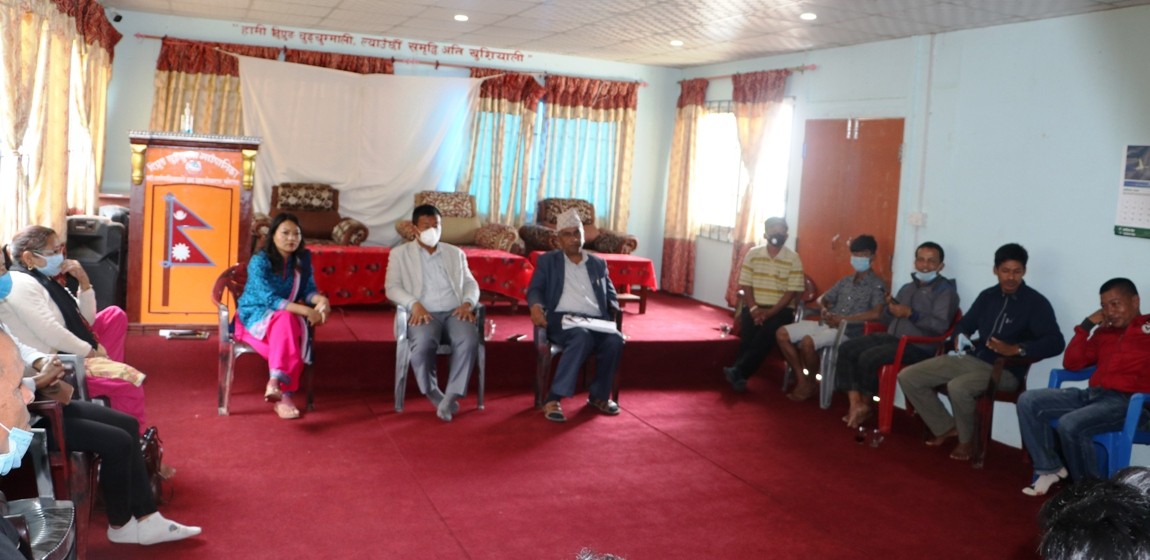 गाउँपालिका र ट्याक्टर व्यवसायीको सहकार्यमा सडक मर्मत गरिने