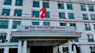 आफू सेवारत  विद्यालयमा तत्काल पुग्न शिक्षकहरुलाई सरकारले दियो निर्देशन  
