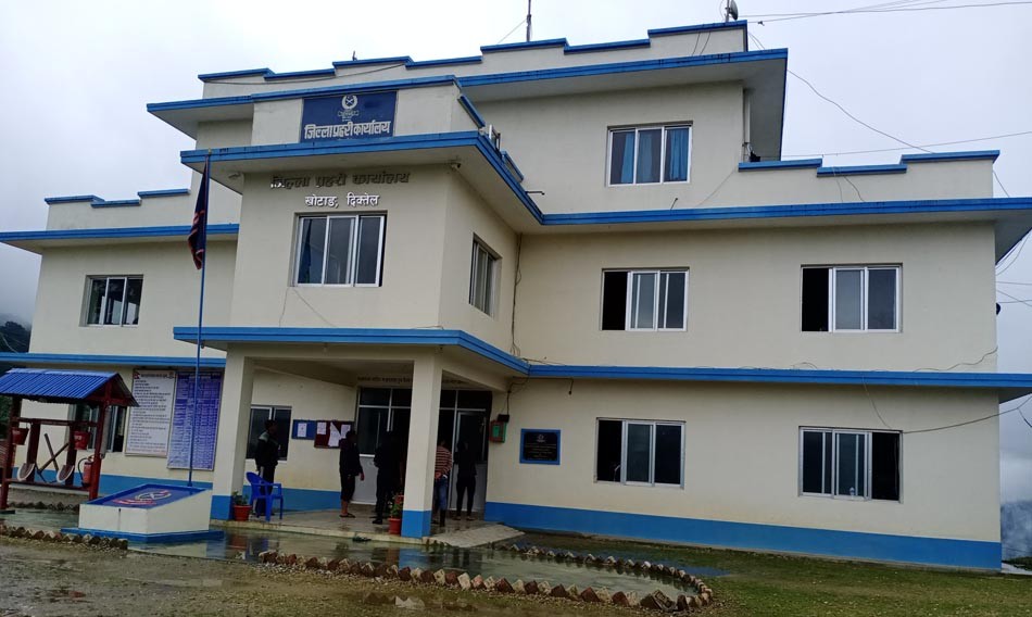 खोटाङमा पुःन दुई जना प्रहरी जवानलाई कोरोना संक्रमण