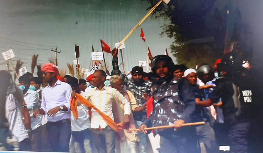 प्रहरी र कांग्रेस कार्यकर्ताबीच झडप हुँदा प्रनाउसहित ४० बढी घाइते, ३१ राउण्ड अश्रु ग्याँस प्रहार