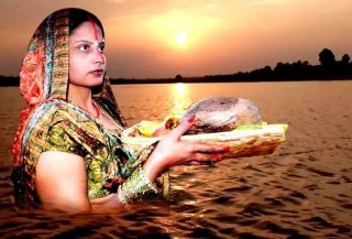उदाउँदो सूर्यलाई अर्घ्य दिएर छठ समापन