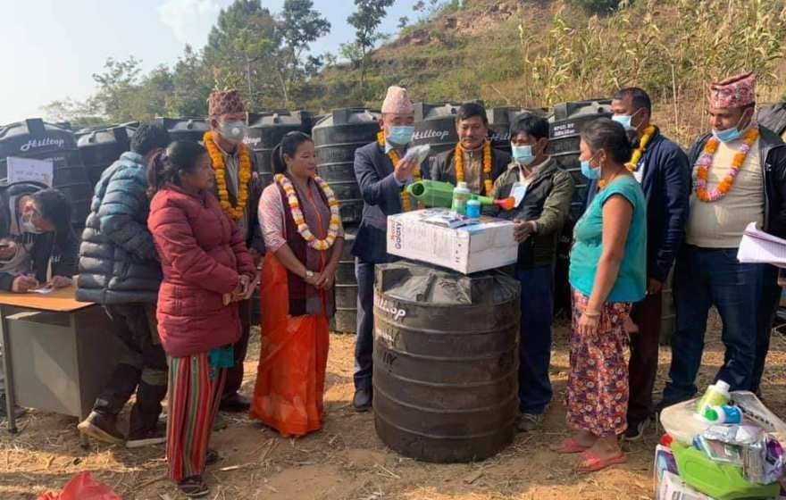हलेसी तुवाचुङ नगरपालिकाद्वारा  धितुङका ३४५  किसानलाई बीउ तथा कृषि सामग्री वितरण