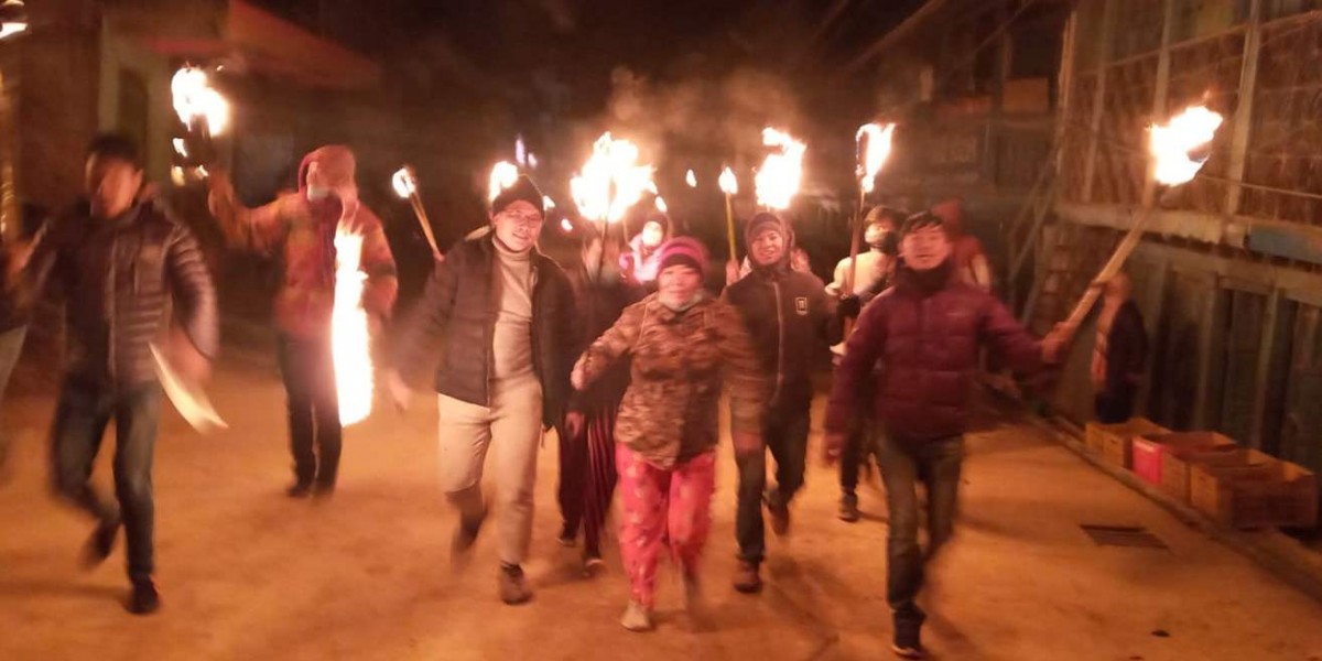 संसद विघटनको विरोधमा खोटाङमा प्रचण्ड–माधव समुहका विद्यार्थीको राँके जुलुस