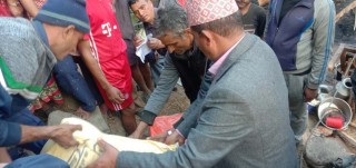 अग्नी पीडितलाई स्थानीय सरकारको साथ 