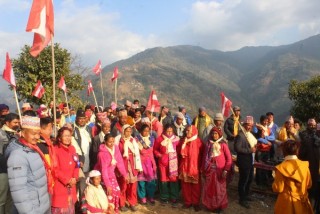  नेकपाका सयौ  नेता कार्यकर्ता कांग्रेसमा प्रवेश