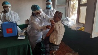आजबाट सरकारी कर्मचारी र स्थानीय जनप्रतिनिधिलाई कोरोना खोप दिइने