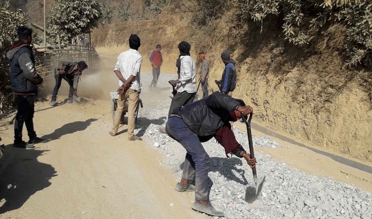 सडक डिभिजन हर्कपुरद्वार सडक तथा सडकको सीमा संरक्षणका लागि सहयोग गर्न आग्रह