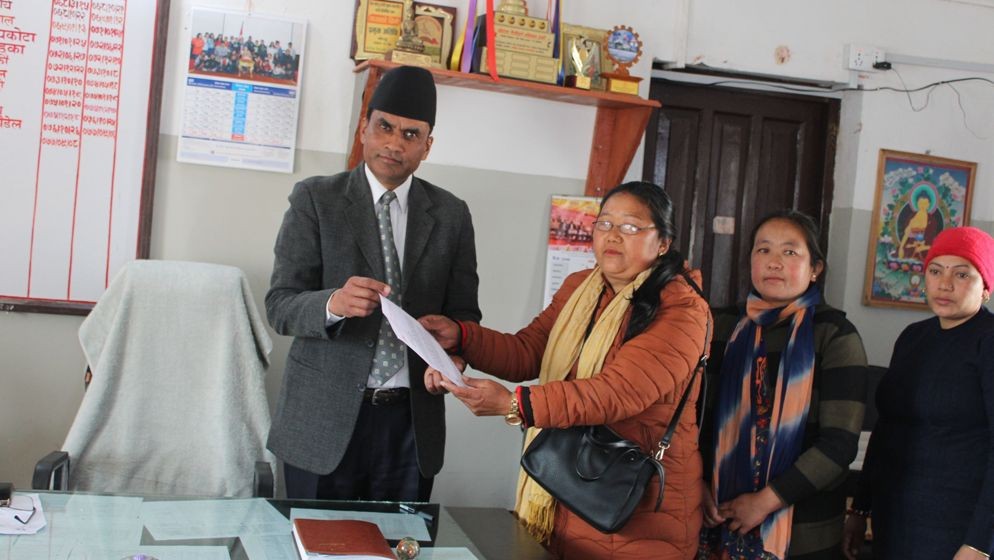अखिल नेपाल महिला संघद्वारा प्रधानमन्त्रीलाई ज्ञापनपत्र 