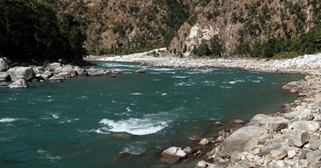 ४ सन्तानसहित सुकी बडुवालले कर्णालीमा हाम फालिन्, २ छोरीको शव भेटियो