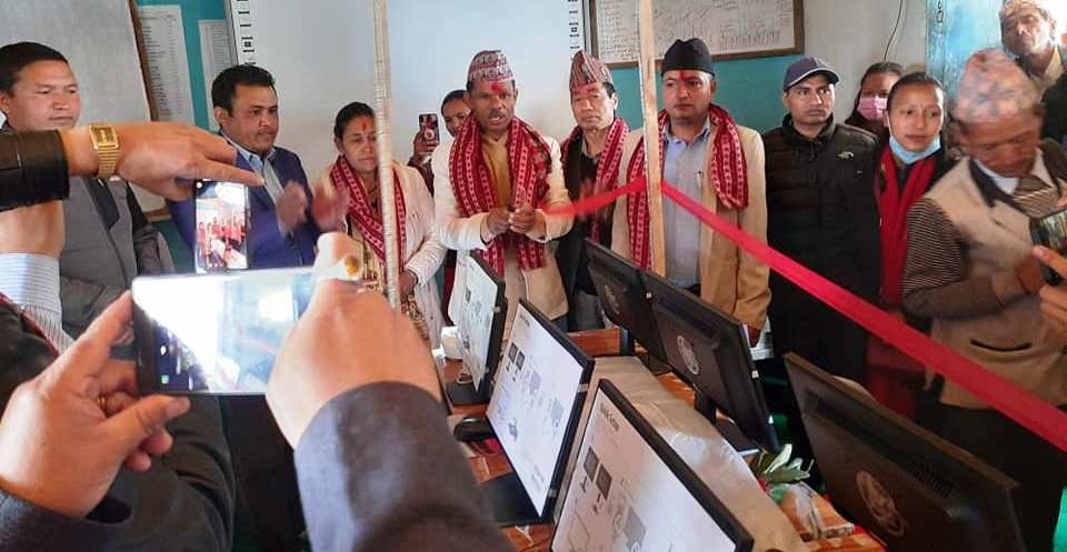त्रिभुवन मावि ऐसेलुखर्कमा आइससिटी कक्षा 