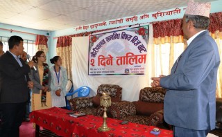 दिप्रुङ चुईचुम्मा गाउँपालिकाद्वारा  मौरी पालनलाई व्यवसायिक बनाउन कृषक तालिम