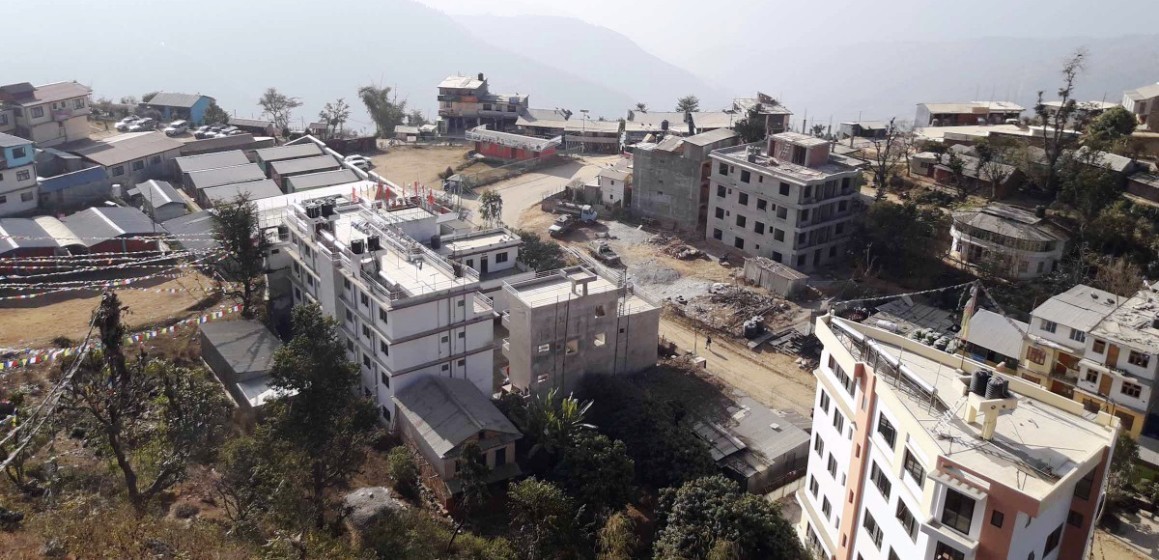 एकैदिन ११ जना कोरोना   संक्रमित भेटिएपछि हलेसी तुवाचुङ नगरपालिकालाई शिल