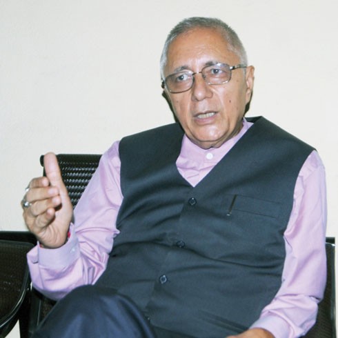 राष्ट्रपतिबाट मध्यरातमा फेरि पनि संविधान च्यात्ने काम भयो :  डा. कोइराला