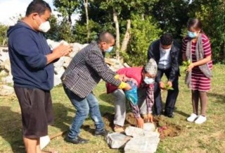 मझुवागढीमा वावु (चिन्डो)को स्तम्भ शिलान्यास 