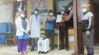 ऐसेलुखर्कको प्राथमिक स्वास्थ्य केन्द्रलाई स्वास्थ्य सामग्री प्रदान
