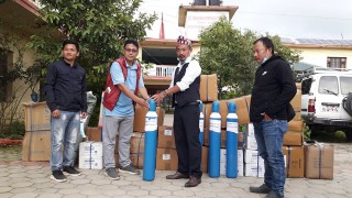 खोटाङ समाज हङकङबाट स्वास्थ्य सामग्री प्राप्त 