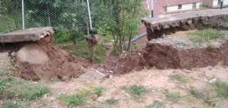 डेढ महिना पनि टिकेन अन्नपूर्ण माविको पर्खाल र सिँढी 