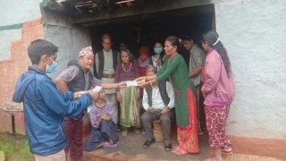 शारीरिक तथा मानसिक अपांगता भएकी महिलालाई आर्थिक सहयोग 