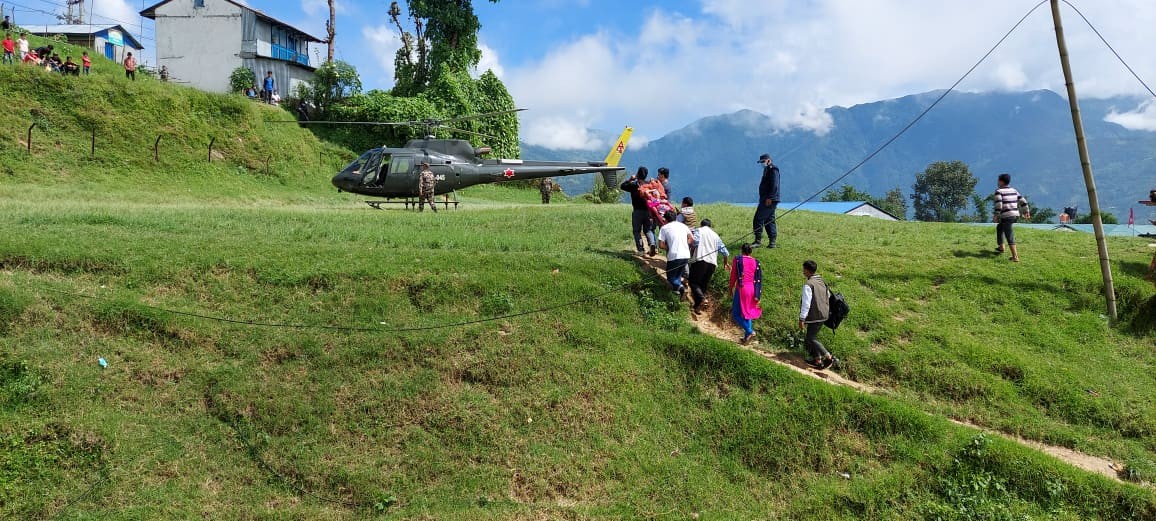 गर्भवती महिलालाई हेलिकोप्टरमार्फत उद्धार
