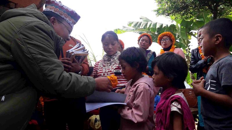 उत्कृष्ट अंक ल्याएर उत्तिर्ण हुने छात्र/छात्रा पुरस्कृत  