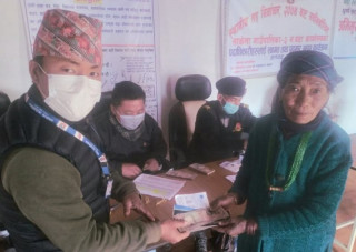 ४६२ अशक्त लाभग्राहीलाई शिविरमार्फत भत्ता वितरण 