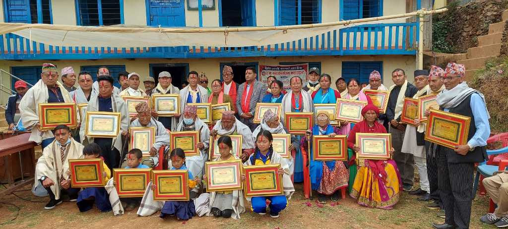 वडा कार्यालय बाम्राङद्वारा ३४ जनालाई सम्मान 