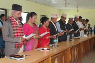 खोटाङका नवनिर्वाचित नगरप्रमुख र अध्यक्षहरुले लिए सपथ 
