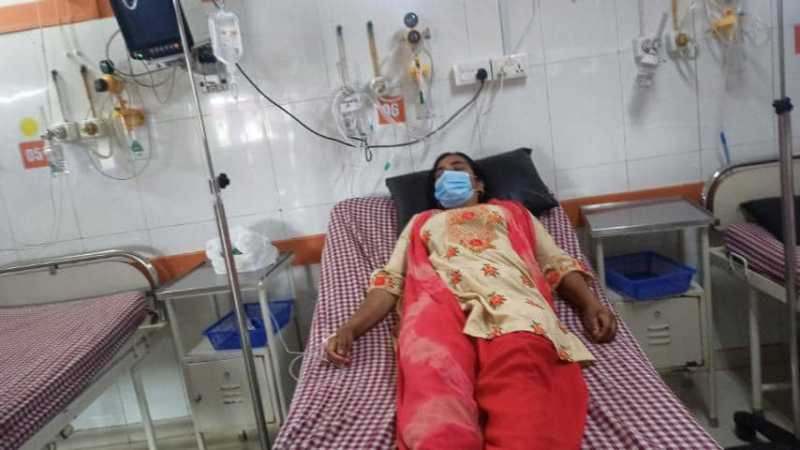 विद्यालयको हिसाव किताव खोज्ने शिक्षिकामाथि हातपात 