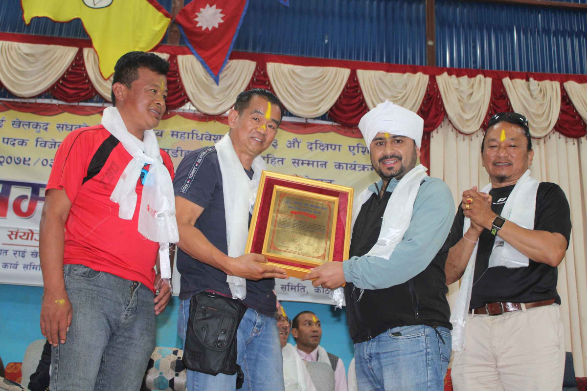 पत्रकार चौंलागाईलाई किरात राई खेलकुद संघको सम्मान