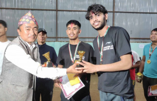 खुला डवल व्याडमिन्टन प्रतियोगीतामा एलिस र सविनको टिम प्रथम