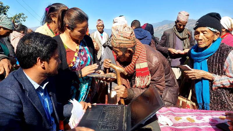 हलेसी तुवाचुङ नगरपालिकाद्वारा राजापानीमा एकीकृत सेवा प्रवाह कार्यक्रम सञ्चालन