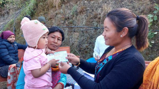 १० जना बालिकालाई ‘बालिका विकास बचत’ भौचर हस्तान्तरण 