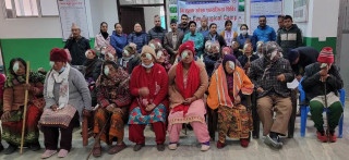 निःशुल्क आँखा जाँच तथा शल्यक्रिया शिविरमा ११ सय बढीले सेवा लिए