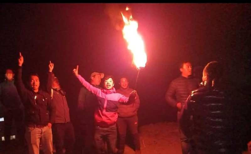 प्रदेश नामकरणको बिरोधमा मुख्यमन्त्री कार्कीको पुत्ला दहन