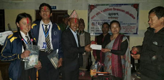 हाजिरजवाफमा सरस्वती मावि र बुलापन्थे माविले पाए ५०/५० हजार पुरस्कार 