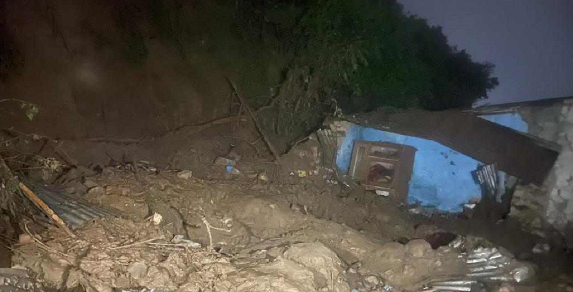 पहिरोले घर पुर्दा बाबु-छोरीको मृत्यु