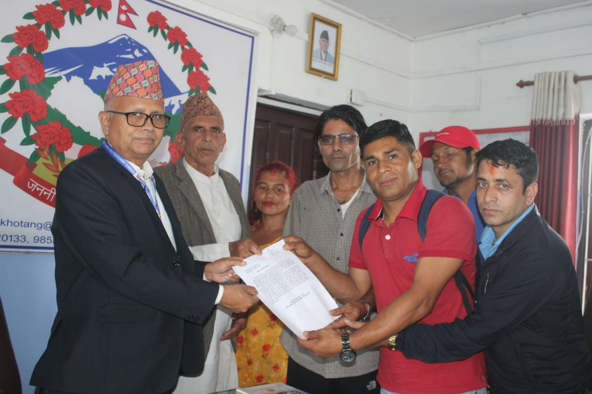 आचार्य गाउँ बसपार्क सञ्चालनमा ल्याउन माग गर्दै  स्थानीयले बुझाए ज्ञापनपत्र