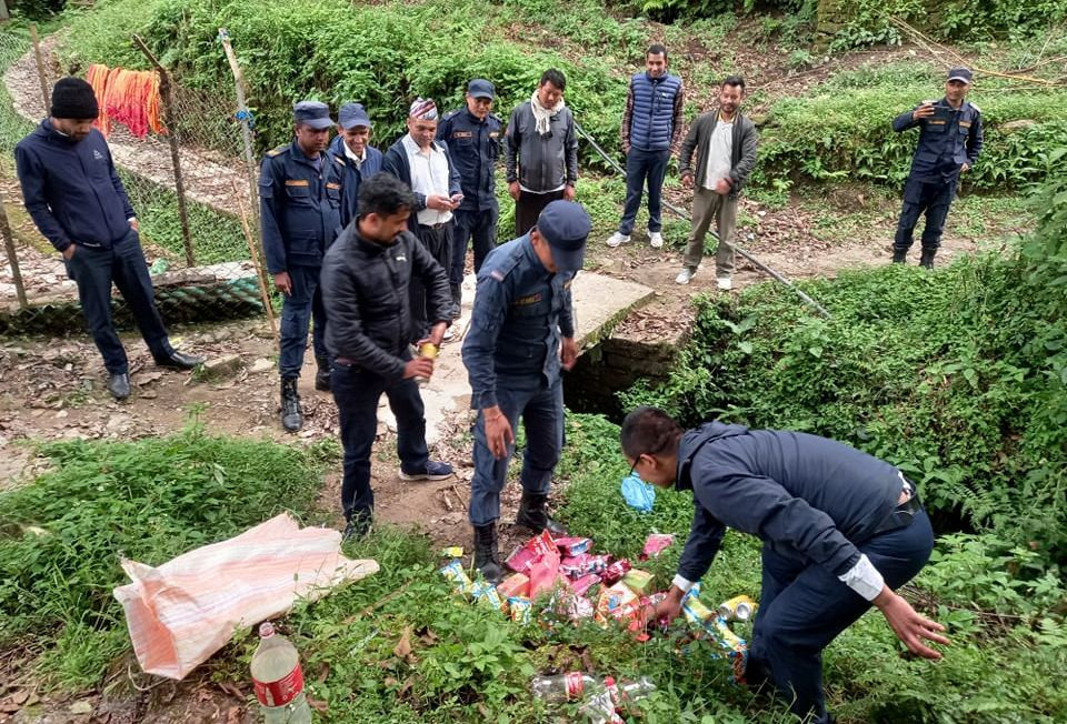 म्याद नाघेका उपभोग्यवस्तु बरामद गरेर नष्ट