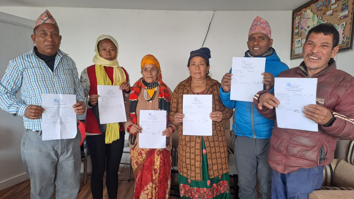 खोटाङमा भूमिहीन सुकुम्बासी,दलित र अव्यवस्थित बसोबासीलाई निस्सा वितरण