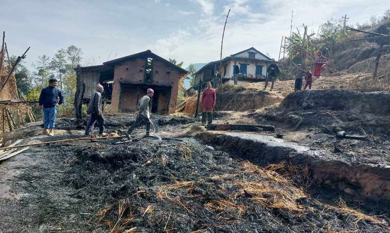याम्खामा आगलागी हुँदा ११ लाख बराबरको क्षति