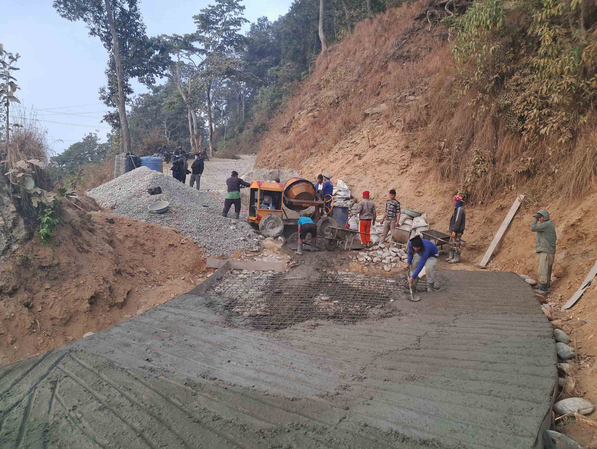 धाप्लाङ–सिन्ताङ–बराहपोखरी सडक स्तरोन्नतिको काम तीव्र गतिमा हुदै