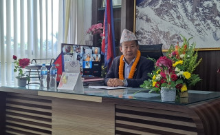 बाढीले भत्काएको पुलको स्थलगत अनुगमनका लागि फोक्सिङटार जादै भौतिक पूर्वाधार मन्त्री राई